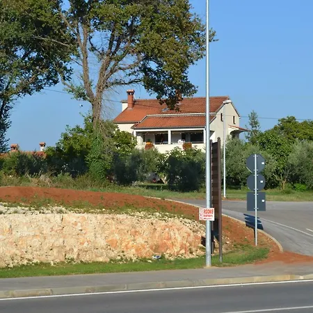 아파트 Denis 포레치